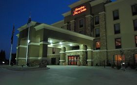 Hampton Inn & Suites  3*