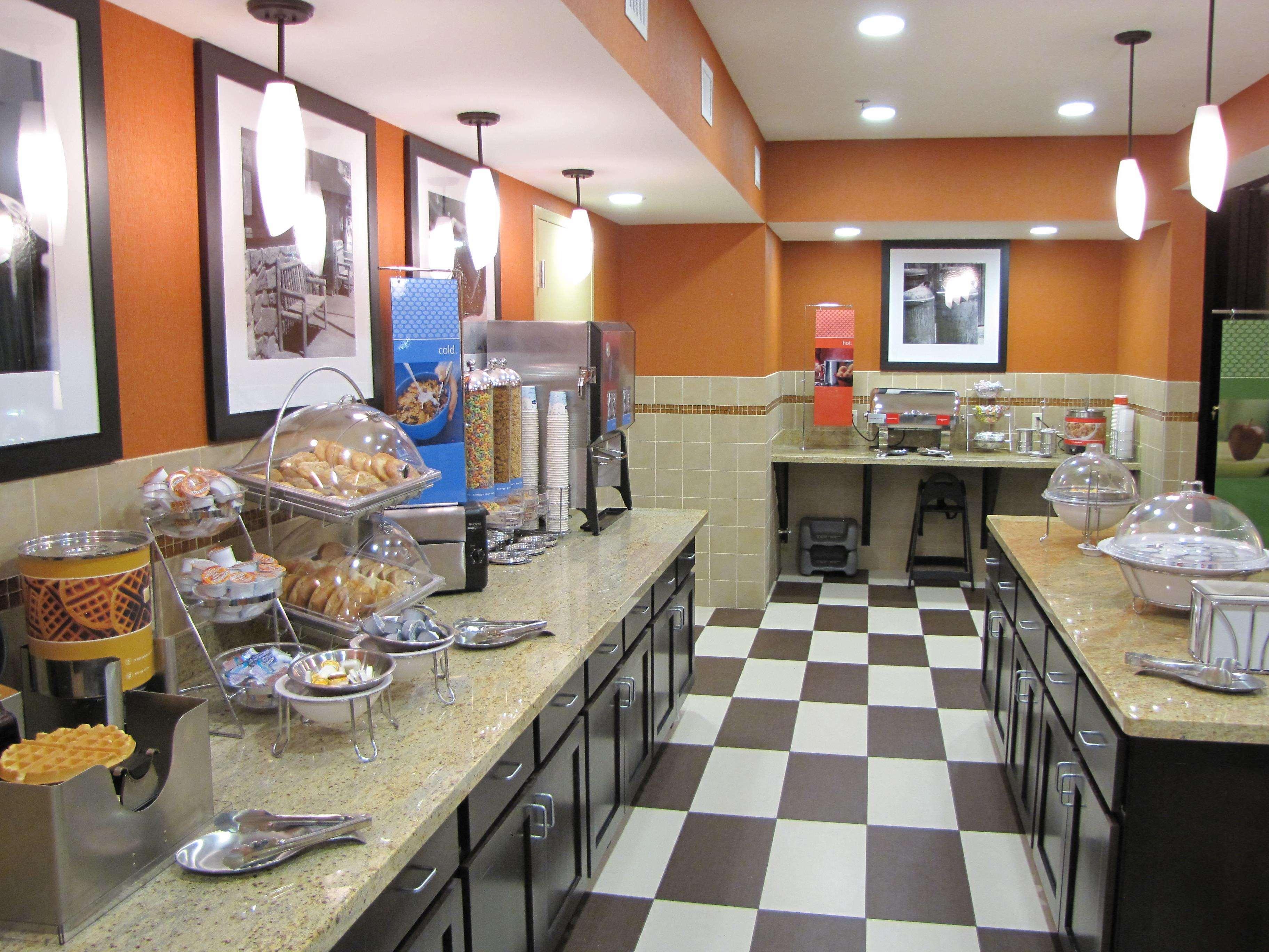 Hampton Inn & Suites Jamestown Extérieur photo